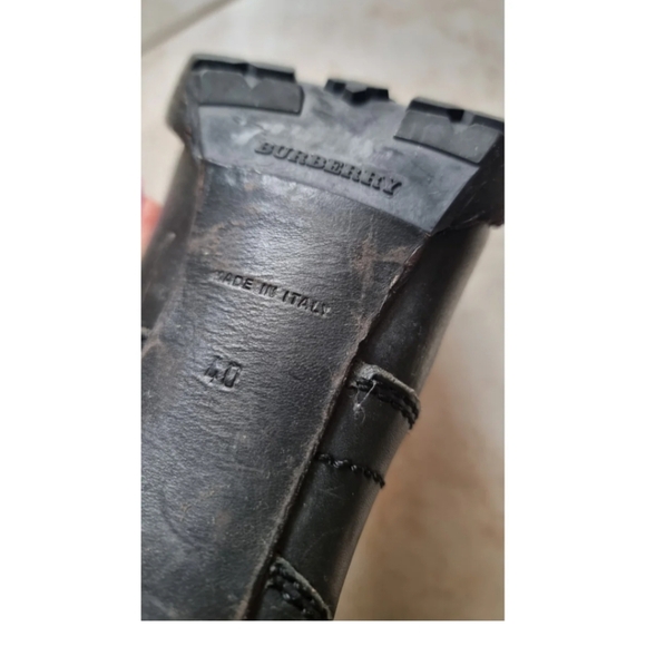 BURBERRY Black Leather Shearling Lined Boots - Picture 5 of 8